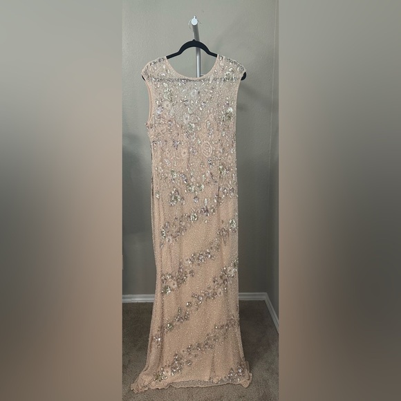 NWT | Mac Duggal Embellished Bateau Neck Cap Sleeve Gown Style 5500 | Size 14 - Picture 8 of 9